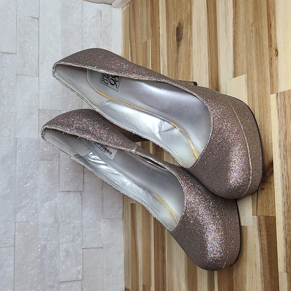 Speed Limit 98, size 11, mulitcolor glitter